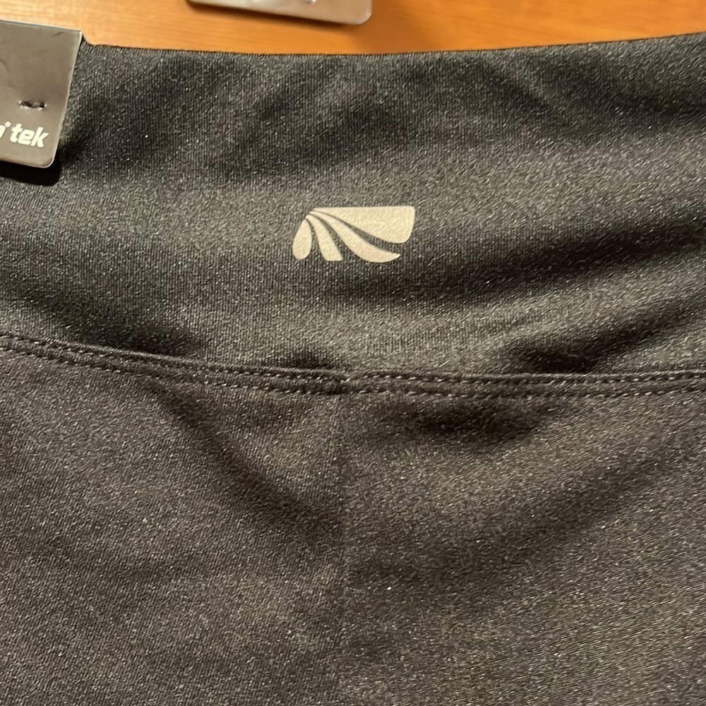 NWT Marika tek Capri pants size large . NWT - image 3